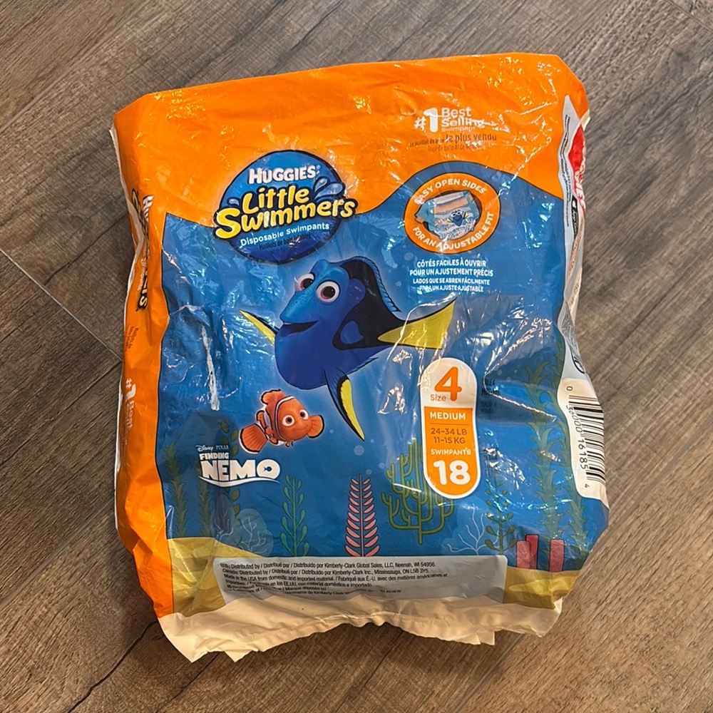 Huggies Little Swimmers Size 4 Nemo Orange Blue Swim Diapers 6ct‎ 24-34 lbs